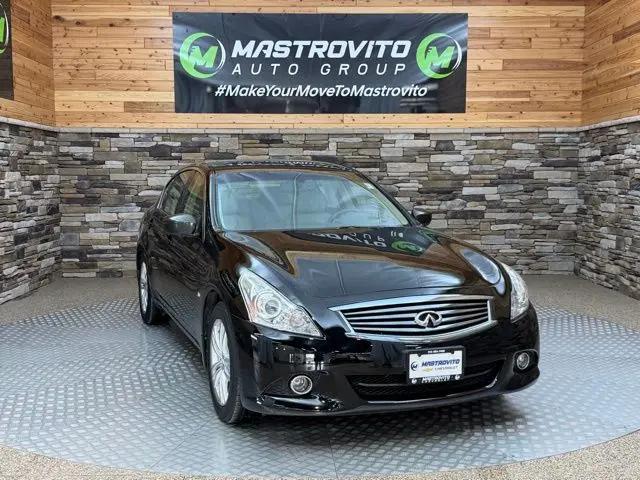 2015 INFINITI Q40 Standard