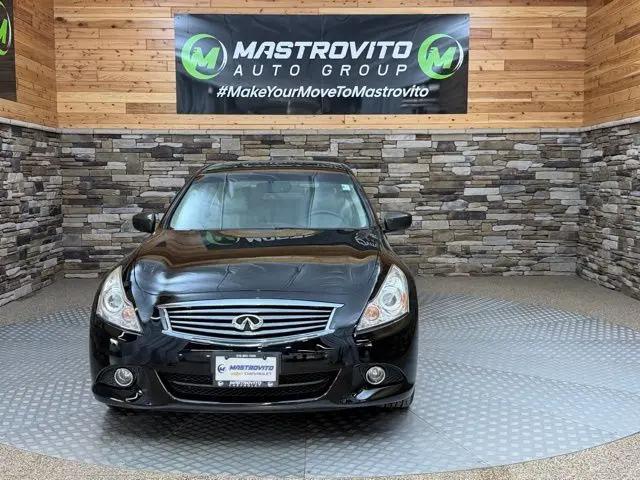 2015 INFINITI Q40 Standard