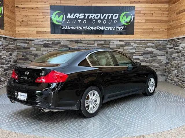 2015 INFINITI Q40 Standard