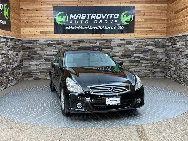 2015 INFINITI Q40 Standard