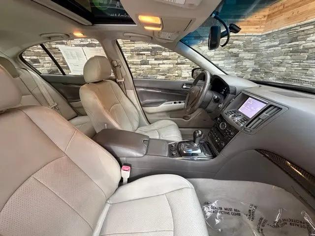 2015 INFINITI Q40 Standard
