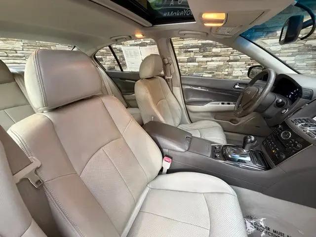 2015 INFINITI Q40 Standard