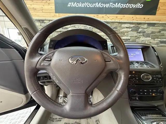 2015 INFINITI Q40 Standard