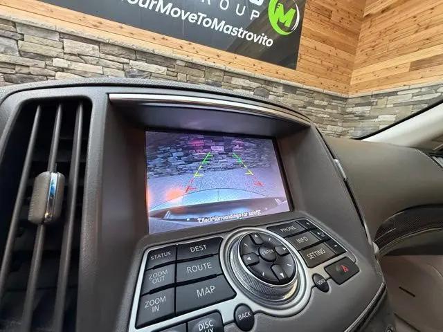 2015 INFINITI Q40 Standard