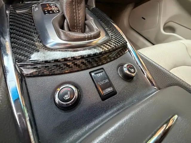 2015 INFINITI Q40 Standard