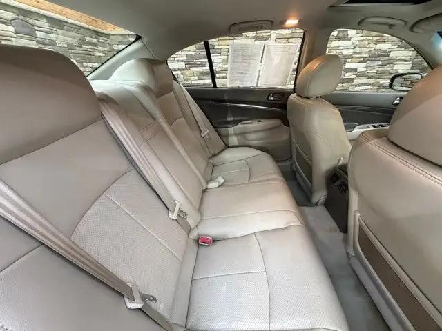2015 INFINITI Q40 Standard