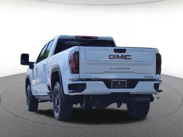 2024 GMC Sierra 2500HD 4WD Crew Cab Standard Bed AT4
