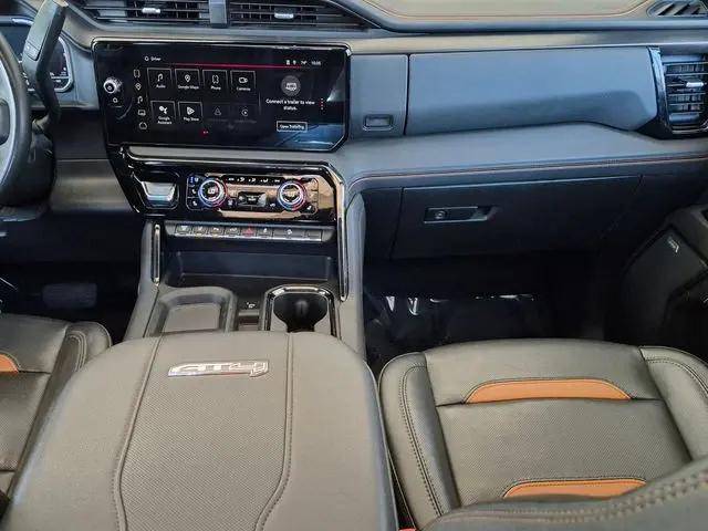 2024 GMC Sierra 2500HD 4WD Crew Cab Standard Bed AT4