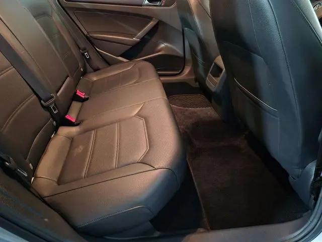 2017 Volkswagen Passat 1.8T R-Line
