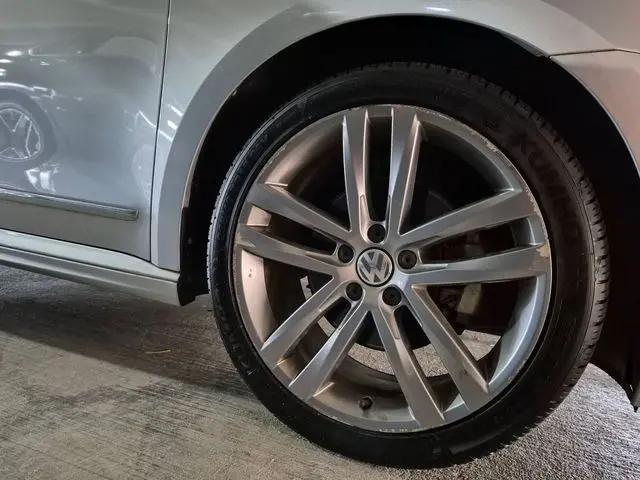 2017 Volkswagen Passat 1.8T R-Line