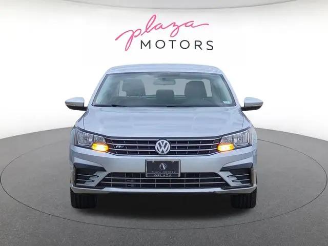 2017 Volkswagen Passat 1.8T R-Line