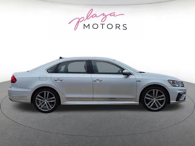 2017 Volkswagen Passat 1.8T R-Line