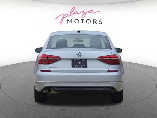 2017 Volkswagen Passat 1.8T R-Line