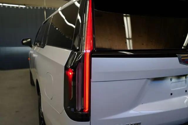 2023 Cadillac Escalade ESV 4WD Sport