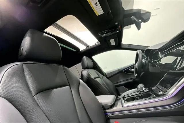 2023 Audi Q8 Premium Plus 55 TFSI quattro Tiptronic
