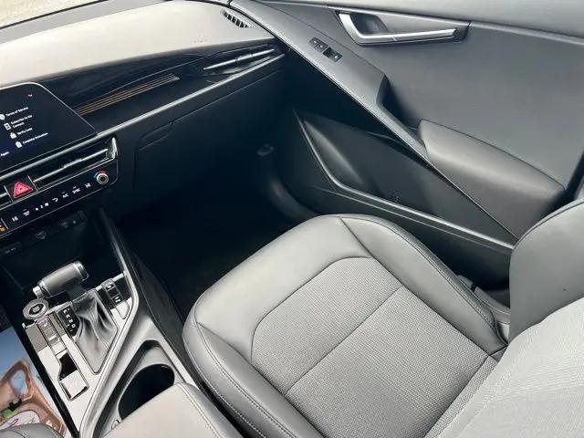 2025 Kia Niro EX