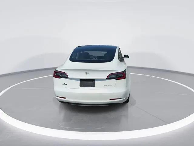2022 Tesla Model 3 Long Range Dual Motor All-Wheel Drive
