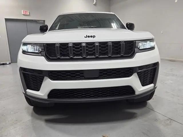 2026 Jeep Grand Cherokee L Altitude 4x2