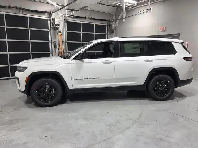 2026 Jeep Grand Cherokee L Altitude 4x2