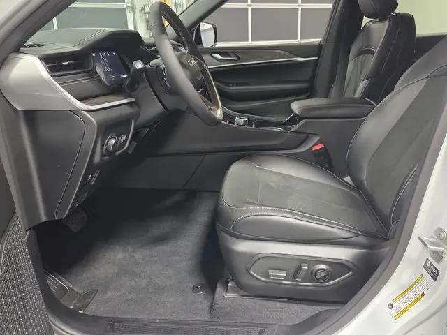 2026 Jeep Grand Cherokee L Altitude 4x2