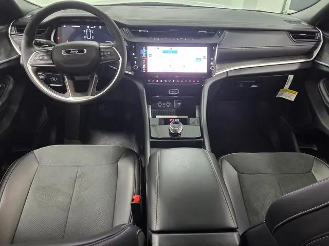 2026 Jeep Grand Cherokee L Altitude 4x2