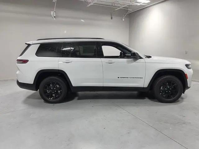 2026 Jeep Grand Cherokee L Altitude 4x2