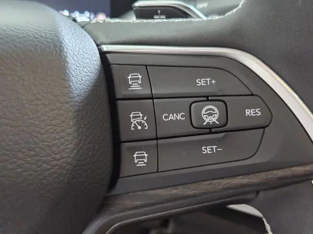 2026 Jeep Grand Cherokee L Altitude 4x2