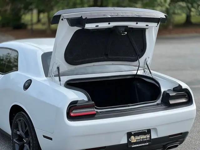 2021 Dodge Challenger SXT