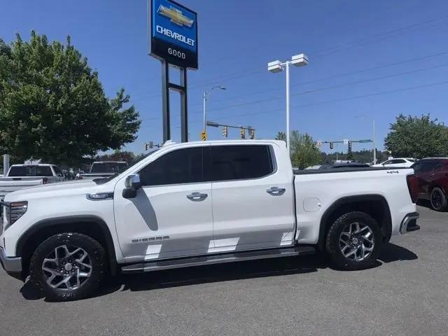 2022 GMC Sierra 1500 4WD Crew Cab Short Box SLT