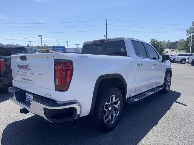 2022 GMC Sierra 1500 4WD Crew Cab Short Box SLT