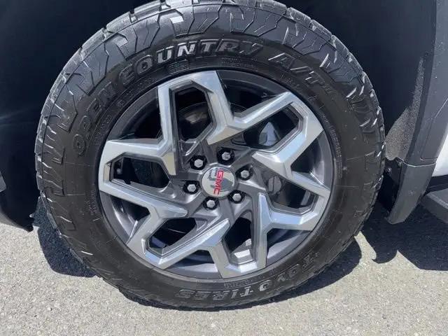 2022 GMC Sierra 1500 4WD Crew Cab Short Box SLT