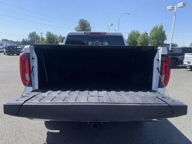 2022 GMC Sierra 1500 4WD Crew Cab Short Box SLT