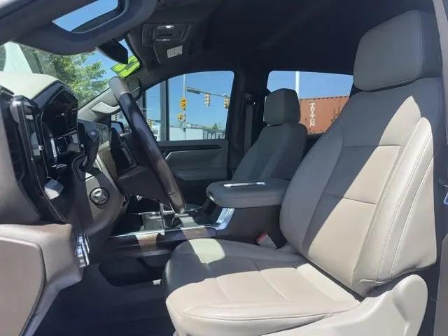 2022 GMC Sierra 1500 4WD Crew Cab Short Box SLT