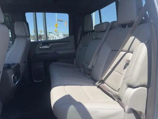 2022 GMC Sierra 1500 4WD Crew Cab Short Box SLT