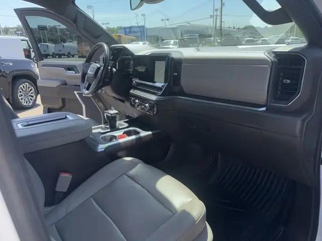 2022 GMC Sierra 1500 4WD Crew Cab Short Box SLT