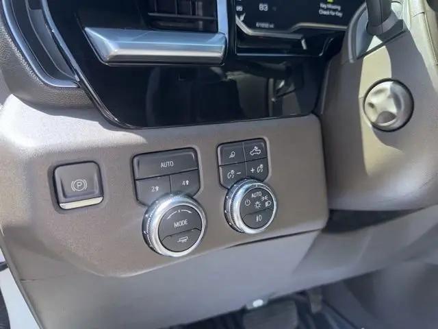 2022 GMC Sierra 1500 4WD Crew Cab Short Box SLT
