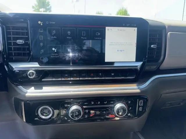 2022 GMC Sierra 1500 4WD Crew Cab Short Box SLT