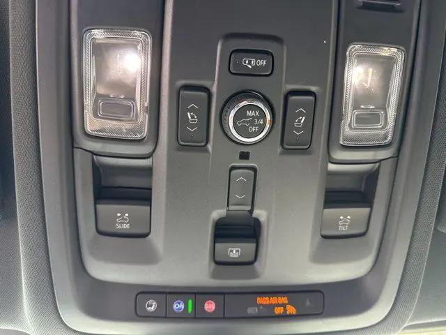 2025 Chevrolet Suburban 4WD Premier