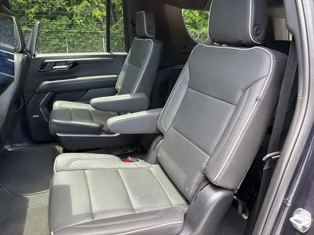 2025 Chevrolet Suburban 4WD Premier