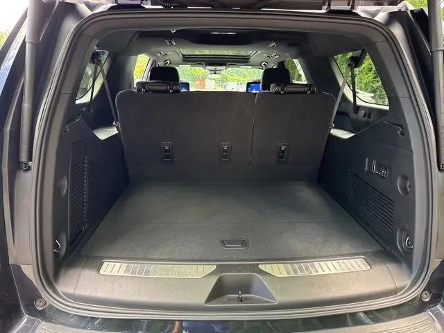 2025 Chevrolet Suburban 4WD Premier