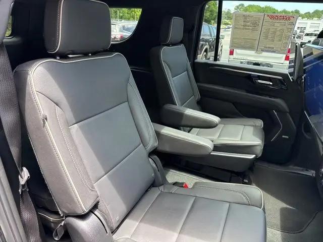 2025 Chevrolet Suburban 4WD Premier
