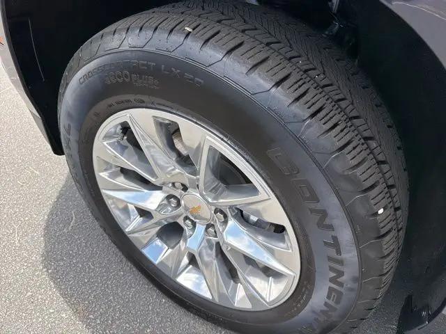 2025 Chevrolet Suburban 4WD Premier