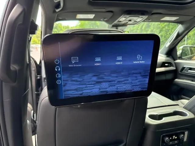 2025 Chevrolet Suburban 4WD Premier