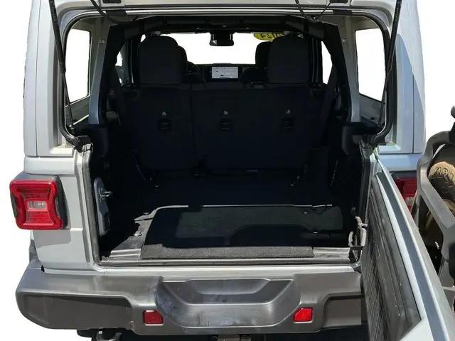 2024 Jeep Wrangler 4-Door Sahara 4x4