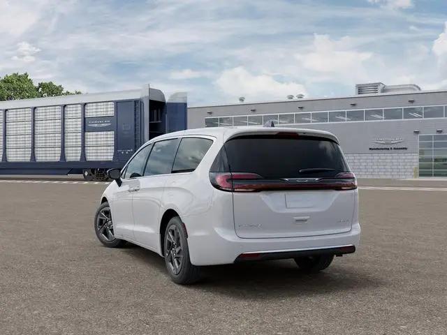 2027 Chrysler Pacifica Limited