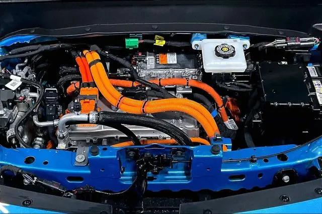 2027 Chevrolet Bolt LT FWD