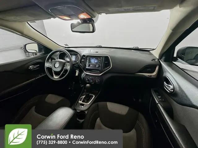 2016 Jeep Cherokee Sport