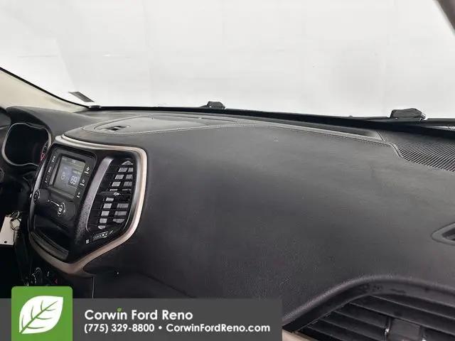 2016 Jeep Cherokee Sport