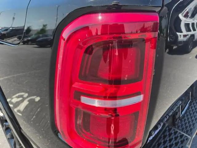 2025 Ram 1500 Limited Crew Cab 4x4 5'7" Box