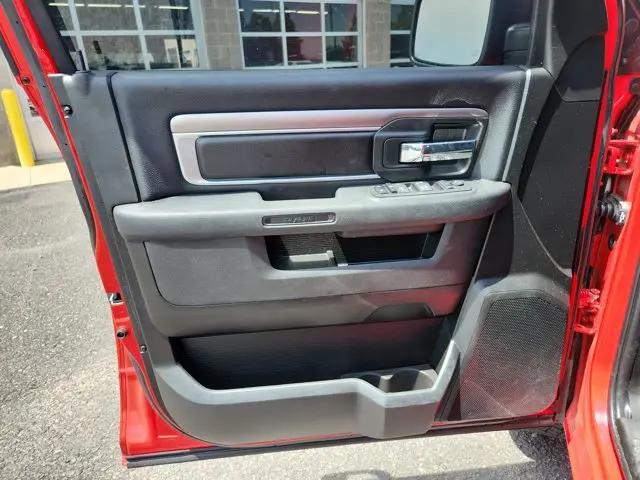 2024 Ram 1500 Classic Warlock Crew Cab 4x4 5'7" Box